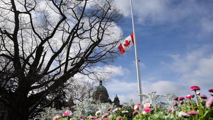 tumbler-ridge-drapeaux-canada-en-berne-20260212-084708-698e040cabd15 tumbler-ridge-drapeaux-canada-en-berne-20260212-084708-698e040cabd15