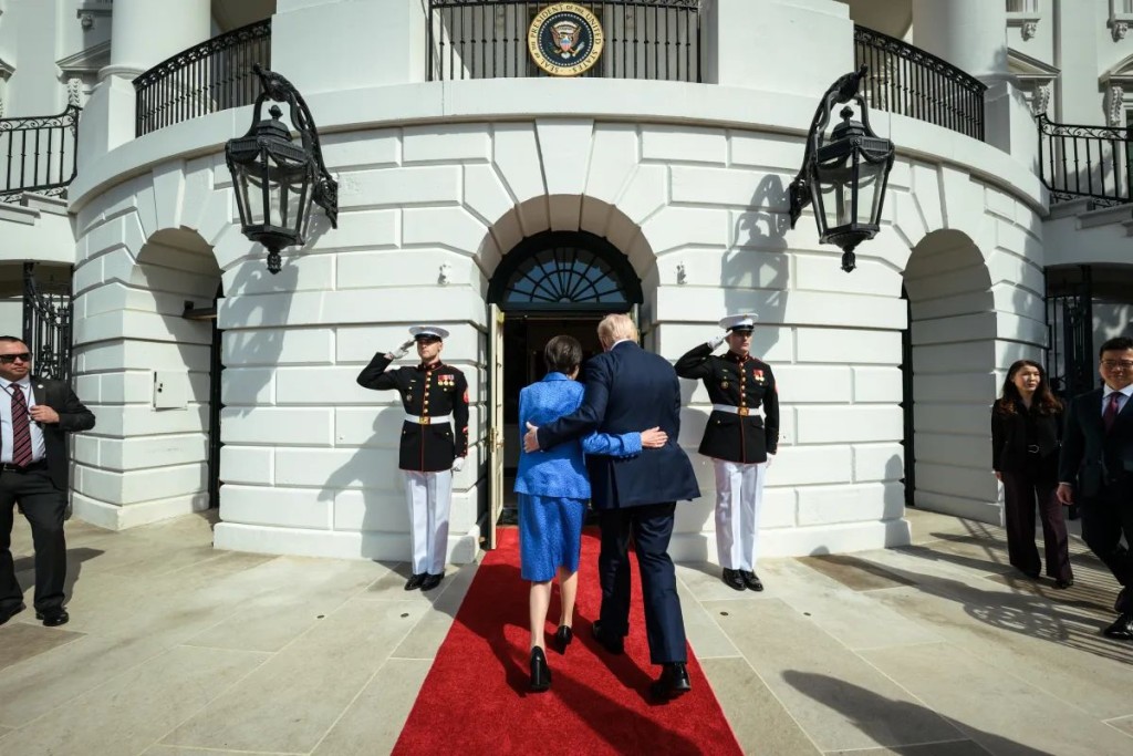 今年3月,白宫发放多张高市早苗访美期间与特朗普见面的照片。www.whitehouse.gov 今年3月,白宫发放多张高市早苗访美期间与特朗普见面的照片。www.whitehouse.gov