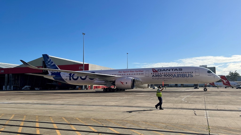 澳洲航空(Qantas)特制空中巴士A350-1000执行“悉尼直飞伦敦”超长程航班。 路透社 澳洲航空(Qantas)特制空中巴士A350-1000执行“悉尼直飞伦敦”超长程航班。 路透社