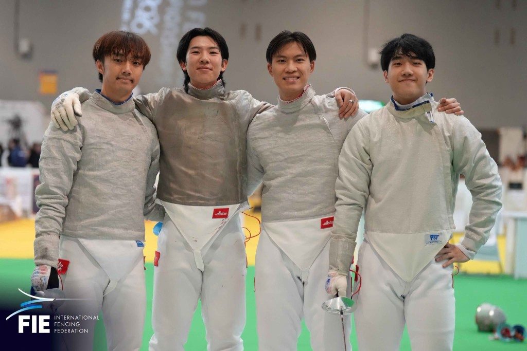 男佩团成员包括何柏霖(左起)、陈乐熹、何思朗及李俊林,跟奖台只差一步。FIE图 男佩团成员包括何柏霖(左起)、陈乐熹、何思朗及李俊林,跟奖台只差一步。FIE图