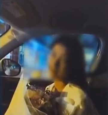 男事主两年多内向女主播打赏逾1700万元人民币。北京时间 男事主两年多内向女主播打赏逾1700万元人民币。北京时间