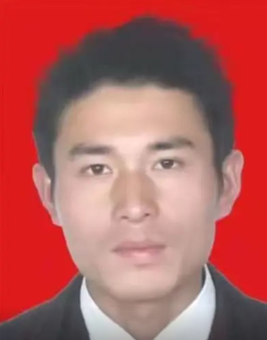 赵进前为救人跌成植物人多年。