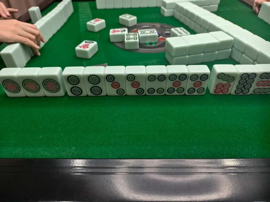 无人值守24小时营运麻雀室“四个朋友”,已在全国逾300城市开了1.4万间店。小红书 无人值守24小时营运麻雀室“四个朋友”,已在全国逾300城市开了1.4万间店。小红书