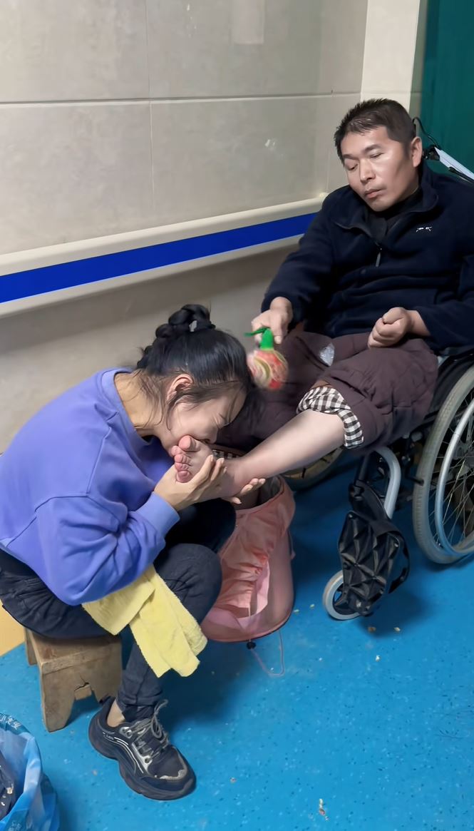 宋美对成为植物人的丈夫赵进前不离不弃，终令他奇蹟苏醒。