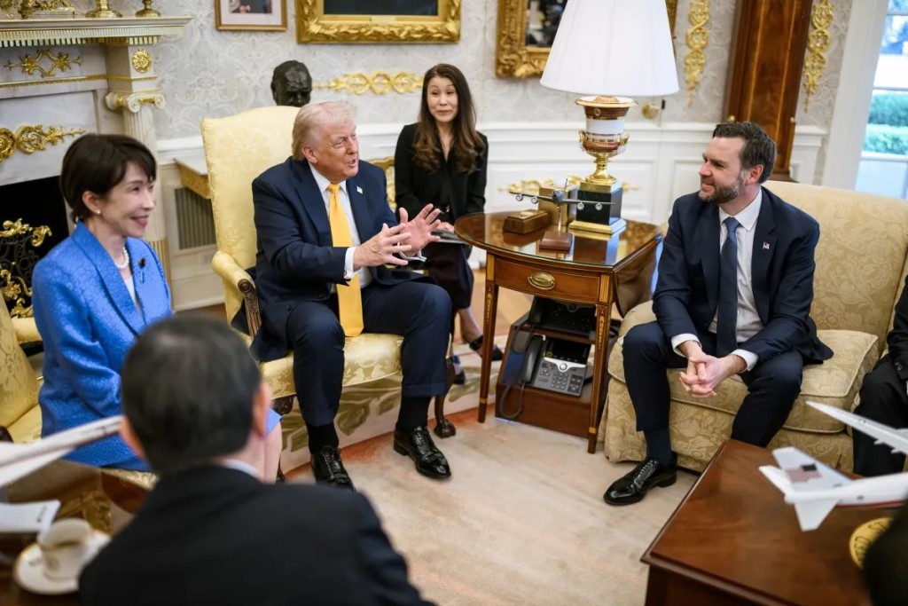 今年3月,白宫发放多张高市早苗访美期间与特朗普见面的照片。www.whitehouse.gov 今年3月,白宫发放多张高市早苗访美期间与特朗普见面的照片。www.whitehouse.gov