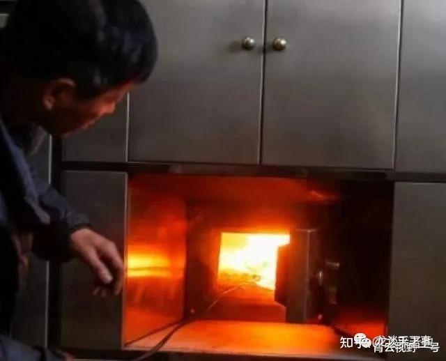 陈翠菊病倒昏迷,被当无名女尸送到殡仪馆差点被火化。资料图片 陈翠菊病倒昏迷,被当无名女尸送到殡仪馆差点被火化。资料图片