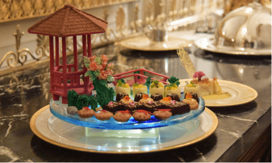 图为甜品拼盘“花园漫步”。 图为甜品拼盘“花园漫步”。