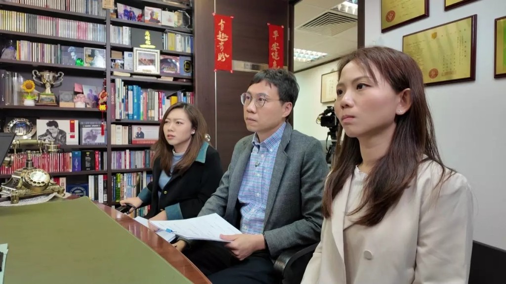 网民十分期待节目播出。 网民十分期待节目播出。