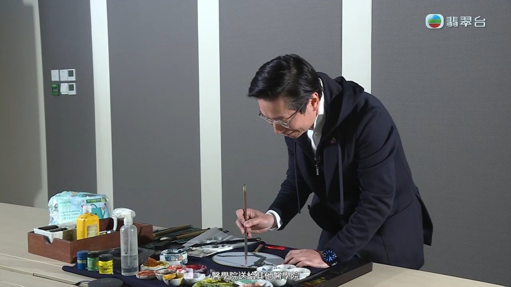 赵伟仁院长指，因为香港大部分相关的医护人员都认识他，如果要在香港检查会觉得好尴尬。