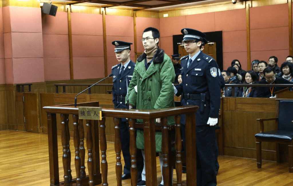 复旦高材生林森浩落毒杀人,2015年12月11日,被依法执行死刑,终年29岁。 复旦高材生林森浩落毒杀人,2015年12月11日,被依法执行死刑,终年29岁。