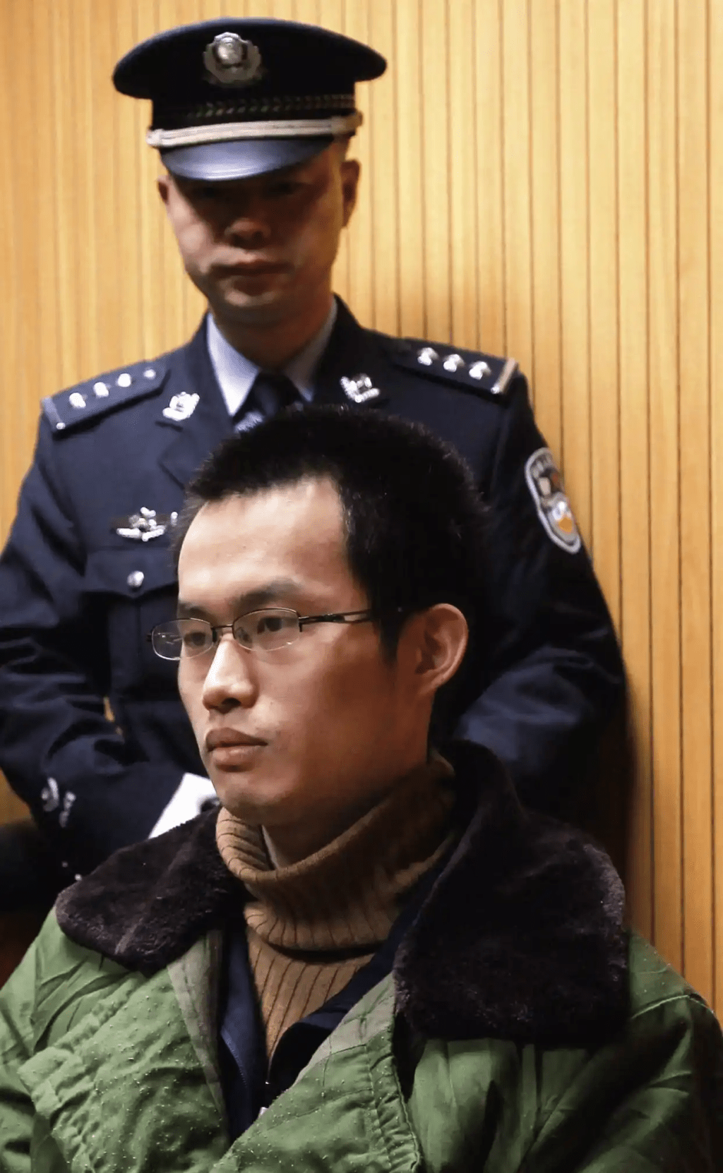 复旦高材生林森浩落毒杀人,2015年12月11日,被依法执行死刑,终年29岁。 复旦高材生林森浩落毒杀人,2015年12月11日,被依法执行死刑,终年29岁。