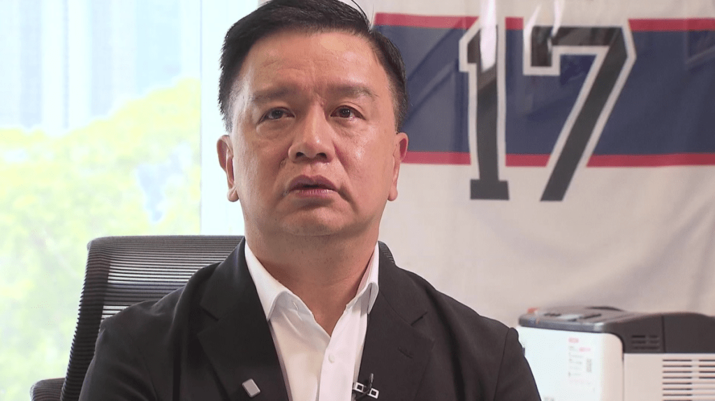 在Clara离世半年多后，容医生忆述当日决定插喉和拔喉的经历时，依然难掩内心悲痛