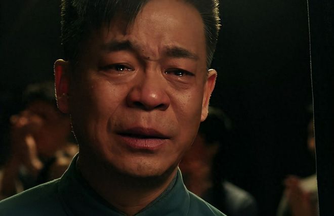 郭京飞: 看完《主角》再看郭京飞的《迷墙》,只能说:没有对比就没有伤害