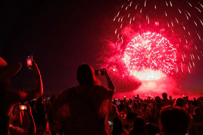 喜讯！温哥华华人市长豪掷$200万！把夏日烟花还给市民!