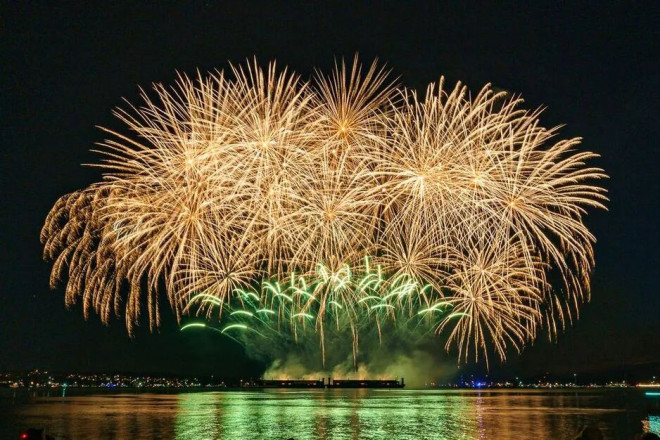 温哥华一夜烟花秀 取代烟花节！
