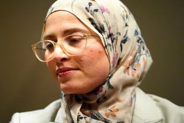 卡尼再反特鲁多，亲手按下“加拿大文化革命”启动键！