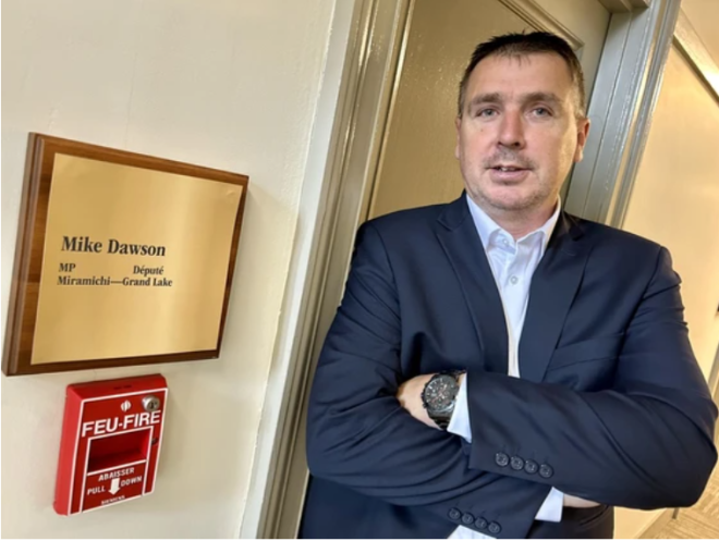 联邦保守党议员拒绝“令人反感”的加薪：遭同僚起哄、训斥