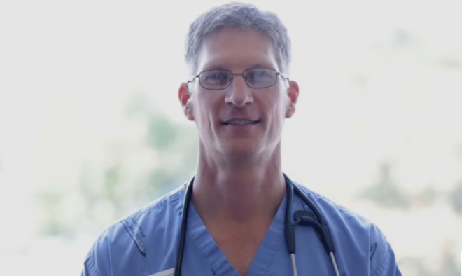 从美国搬到多伦多3年的医生照顾2100名病人：移民申请两次被拒