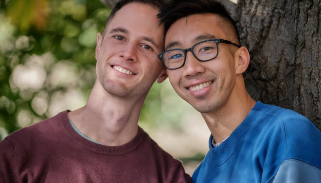 多伦多华人讲述与同性情侣多年错过之后终成眷侣的故事