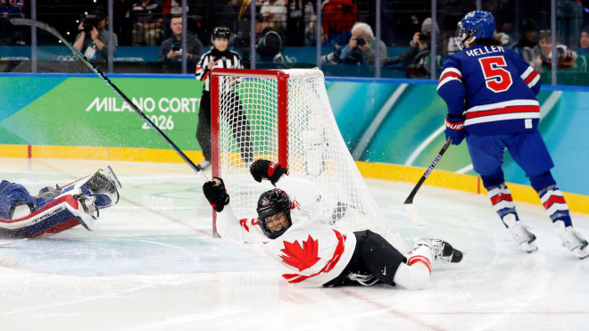 Kristin O'Neill scores for Canada. 