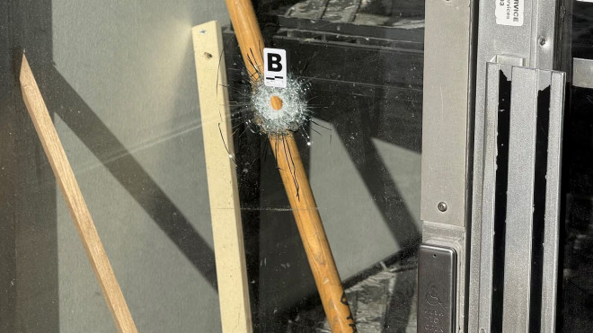 Thornhill拳击馆遭70发子弹扫射，老板刚参加游行