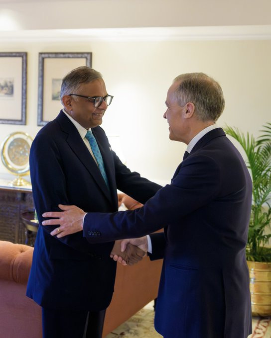 Le premier ministre Carney rencontre Natarajan Chandrasekaran, pr&eacute;sident du groupe Tata, &agrave; Mumbai, en Inde.