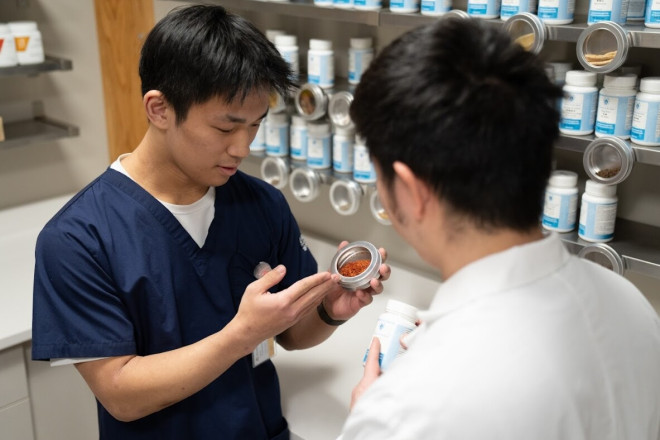 加拿大首个中医本科落地！安省高校培养中医针灸师，走向主流医疗