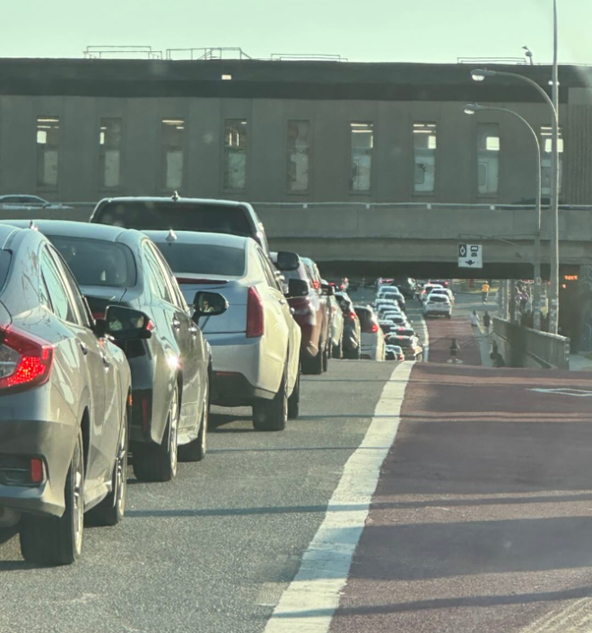 多伦多拥堵真相曝光：车太多修路不管用，专家说没办法了