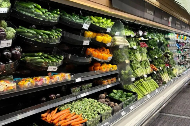 要涨疯了? 多伦多超市老板警告: 中东战争正推高所有食品价格