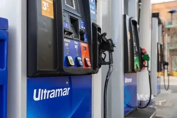 卡尼惠民后，魁北克省长选择“坚持碳税”…魁北克人强烈反弹！“