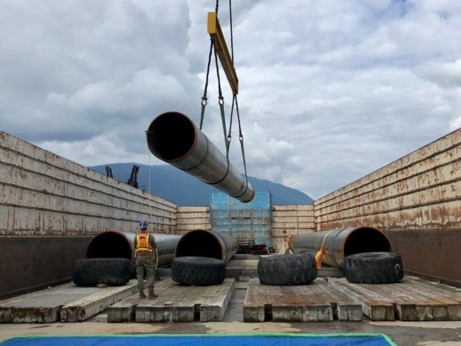 荣盛目前在中国东海岸 80 万桶/日炼油厂使用来自 Trans Mountain Pipeline 的重质原油。
