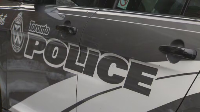 多伦多401高速西向辅路Meadowvale Road因警方调查封闭