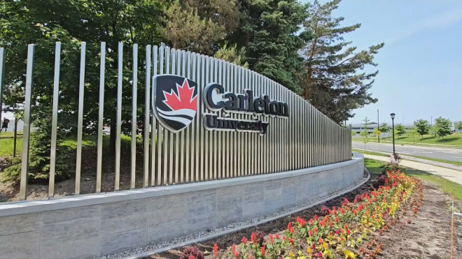 Carleton 大学标识