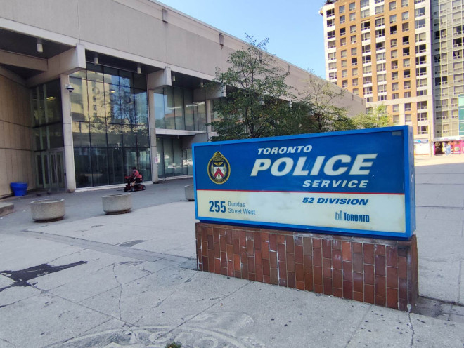 前多伦多警察委员会主席被骗 6,000 元：呼吁加拿大制度改革