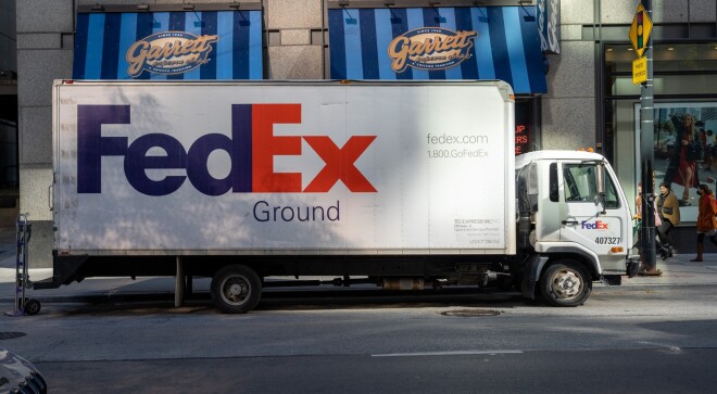 $1000亿关税退款潮来了! FedEx、UPS陆续返钱, 快看你有没有份