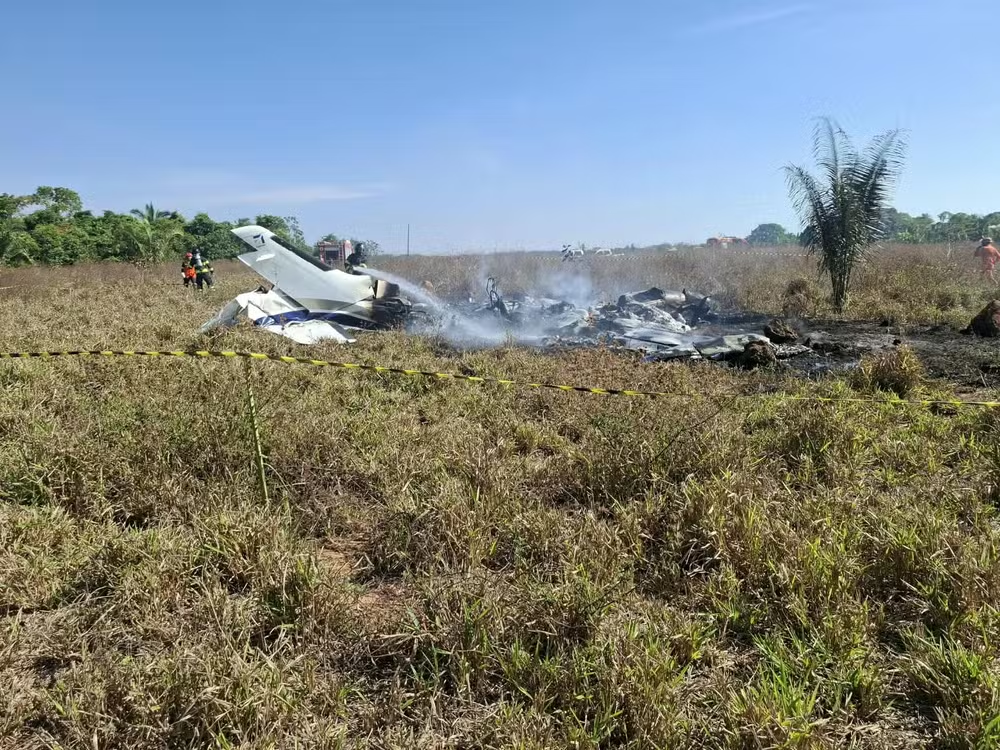 巴西一架小型飞机坠毁 已致3人死亡