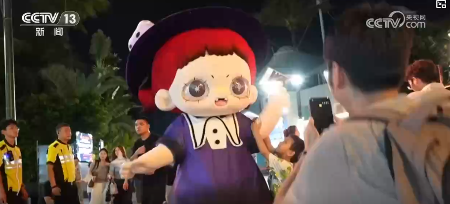 “小”潮玩背后的“大”生意！潮流产品、潮流产业、潮流生活……“一潮到底”链全球
