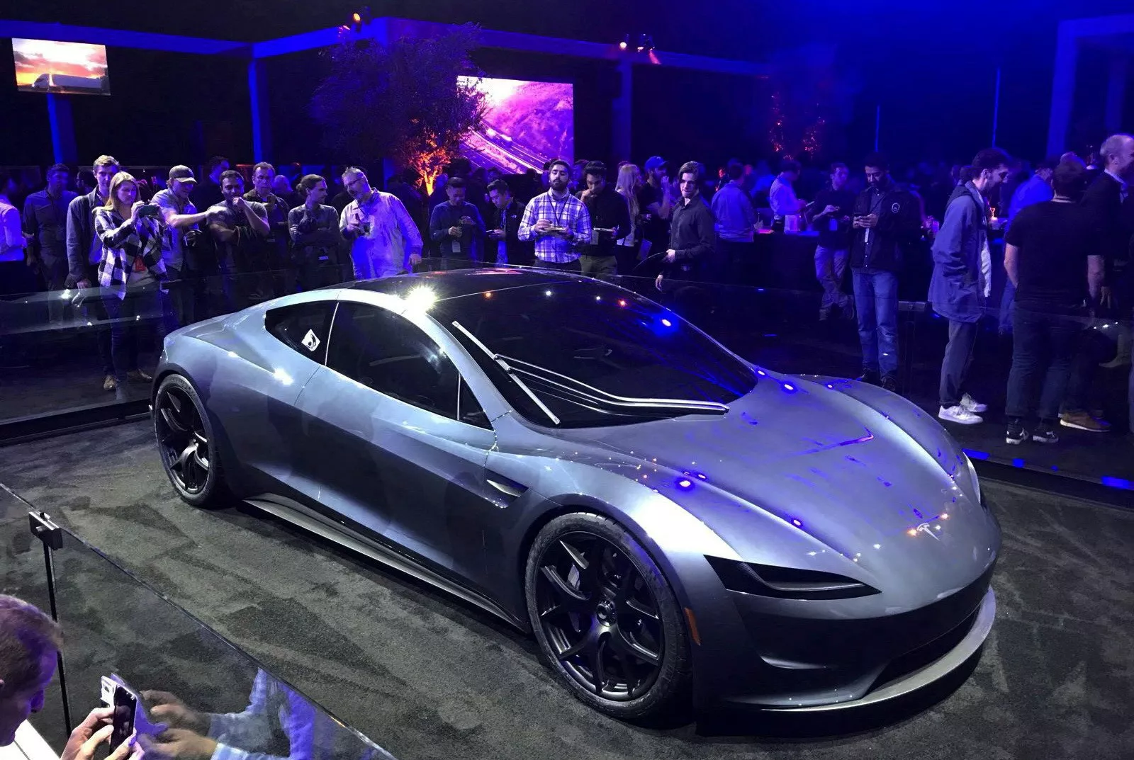 “会飞的特斯拉”？纯电跑车传搭SpaceX火箭推进器