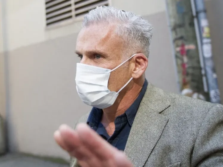 温哥华男子奇葩辩词：我睡着了，不算性侵！