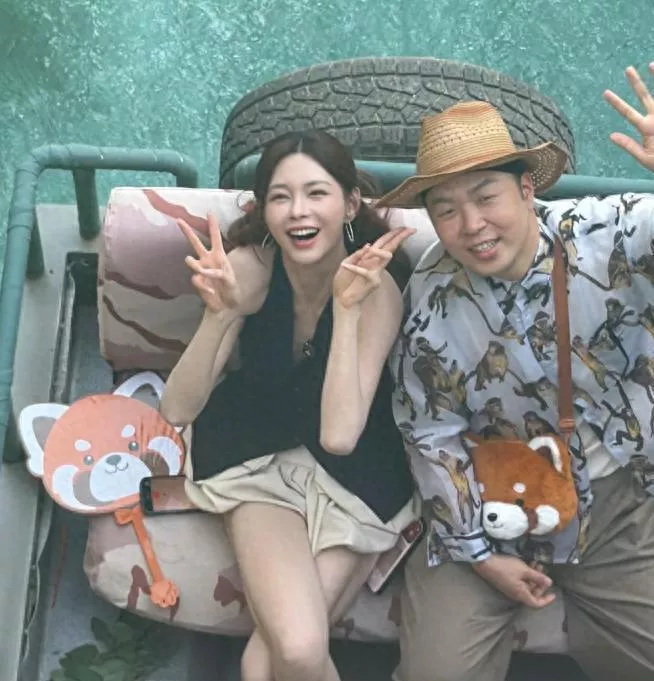 住2亿别墅请4个保姆，三次表白女神被拒