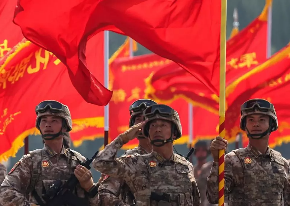 解放军亮“黑武器” 七七事变周年前掀联想