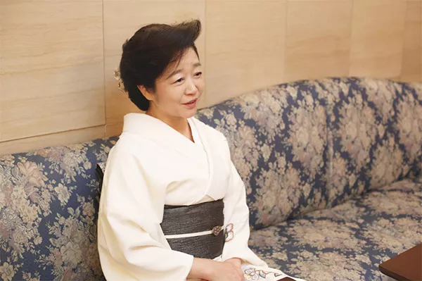 “银座妈妈桑”当上财务政务官 高市任命引发争议