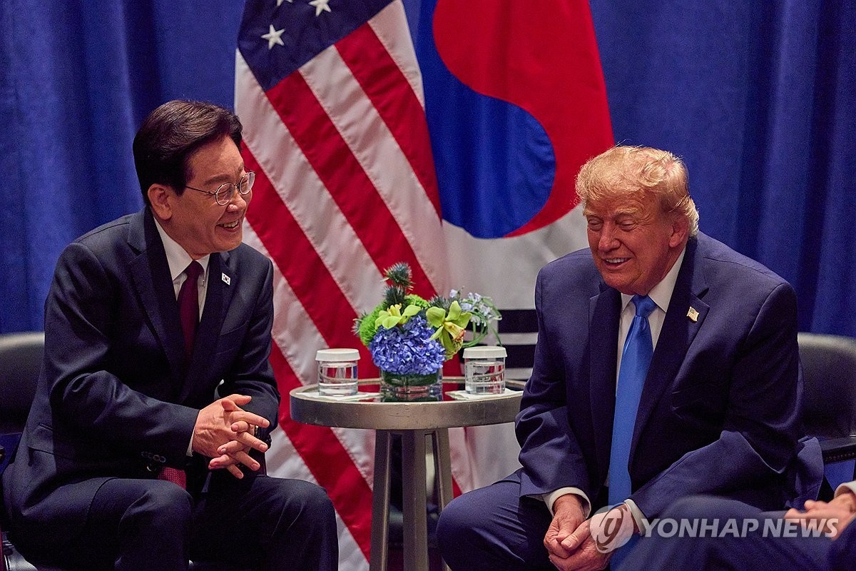 特朗普“意外”会晤李在明,开场先约高尔夫
